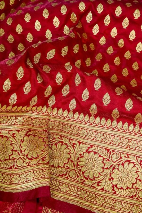 Banarasi Silk Saree with Attractive Zari Motif - Vastra ShringarSAREEVastra ShringarVastra ShringarVS208Banarasi Silk Saree with Attractive Zari Motif