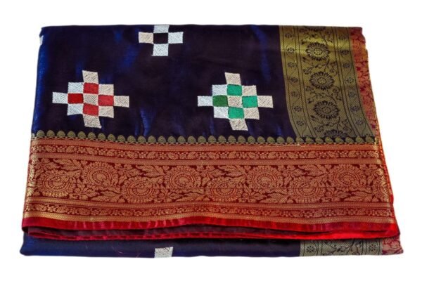 Banarasi Silk Saree with Phulkari Motif - Vastra ShringarSAREEVastra ShringarVastra ShringarVS050Banarasi Silk Saree with Phulkari Motif