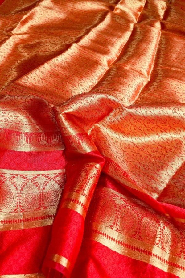 Crepe Silk Saree with Beautiful Golden Motif - Vastra ShringarSAREEVastra ShringarVastra ShringarCrepe Silk Saree with Beautiful Golden Motif
