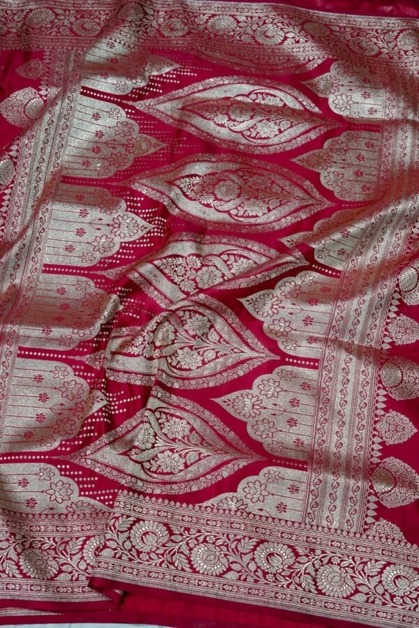 Katan Silk Saree with Beautiful Traditional Motif - Vastra ShringarSAREEVastra ShringarVastra ShringarVS214Katan Silk Saree with Beautiful Traditional Motif