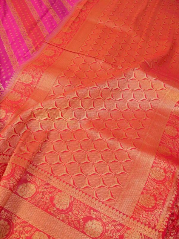 Semi Dupion Silk Saree - Vastra ShringarSAREEVastra ShringarVastra ShringarVS017Semi Dupion Silk Saree - Vastra Shringar