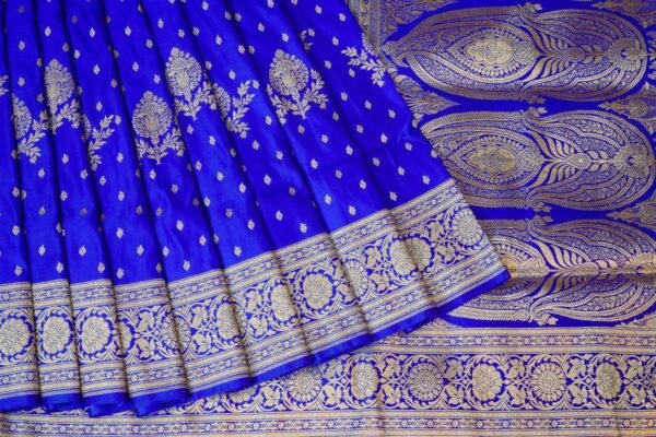 Semi Katan Silk Saree with Zari Booties - Vastra ShringarSAREEVastra ShringarVastra ShringarVS216Semi Katan Silk Saree with Zari Booties