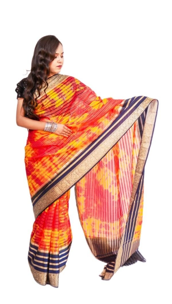 Women's Beautiful Gold Checks Design Banarasi Silk Saree - Vastra ShringarSAREEVastra ShringarVastra ShringarWomen's Beautiful Gold Checks Design Banarasi Silk Saree
